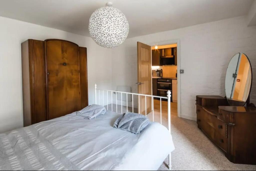 פנזאנס Spacious 2 Bedroom Apartment Near Seafront מראה חיצוני תמונה