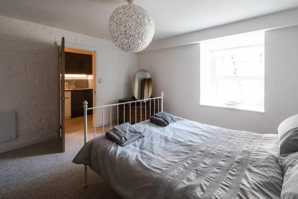 פנזאנס Spacious 2 Bedroom Apartment Near Seafront מראה חיצוני תמונה