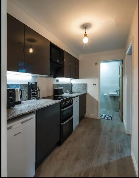 פנזאנס Spacious 2 Bedroom Apartment Near Seafront מראה חיצוני תמונה